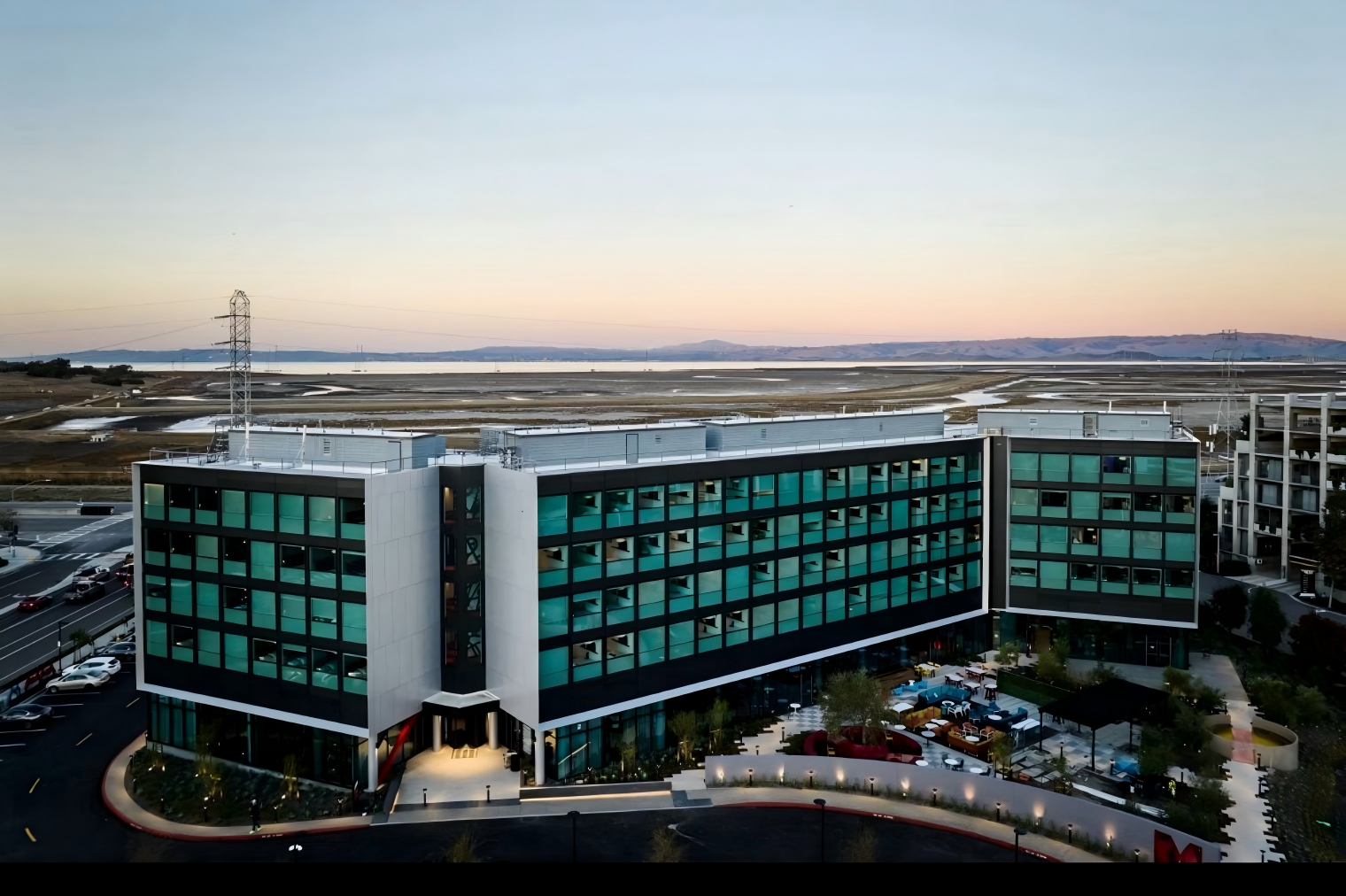 citizenM Menlo Park- exterior 2.png