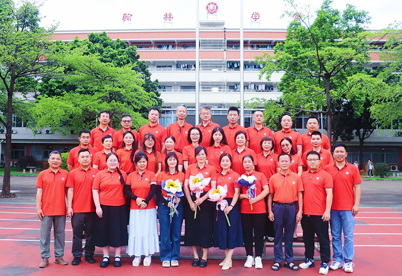 面向高三应届冲刺生与高考复读生，开设全日制高考集训班